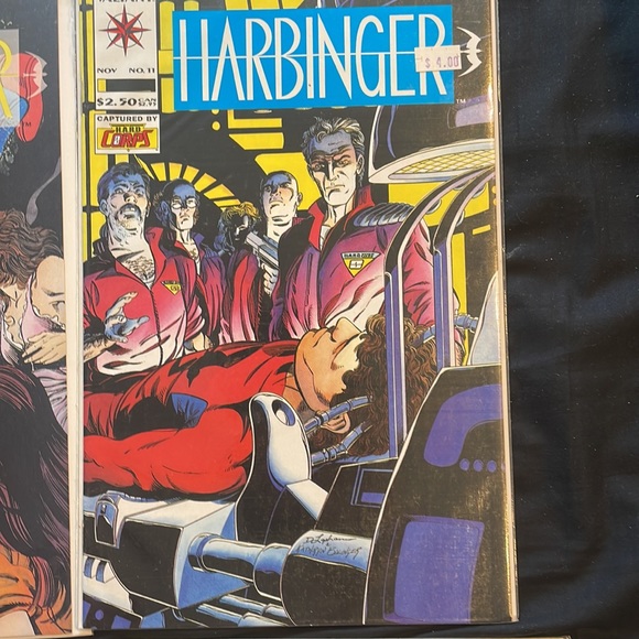 Huge Valiant Comic Lot 9 books - Picture 5 of 10